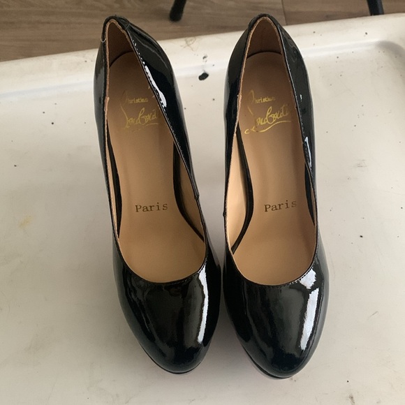 Red bottoms - Picture 2 of 3